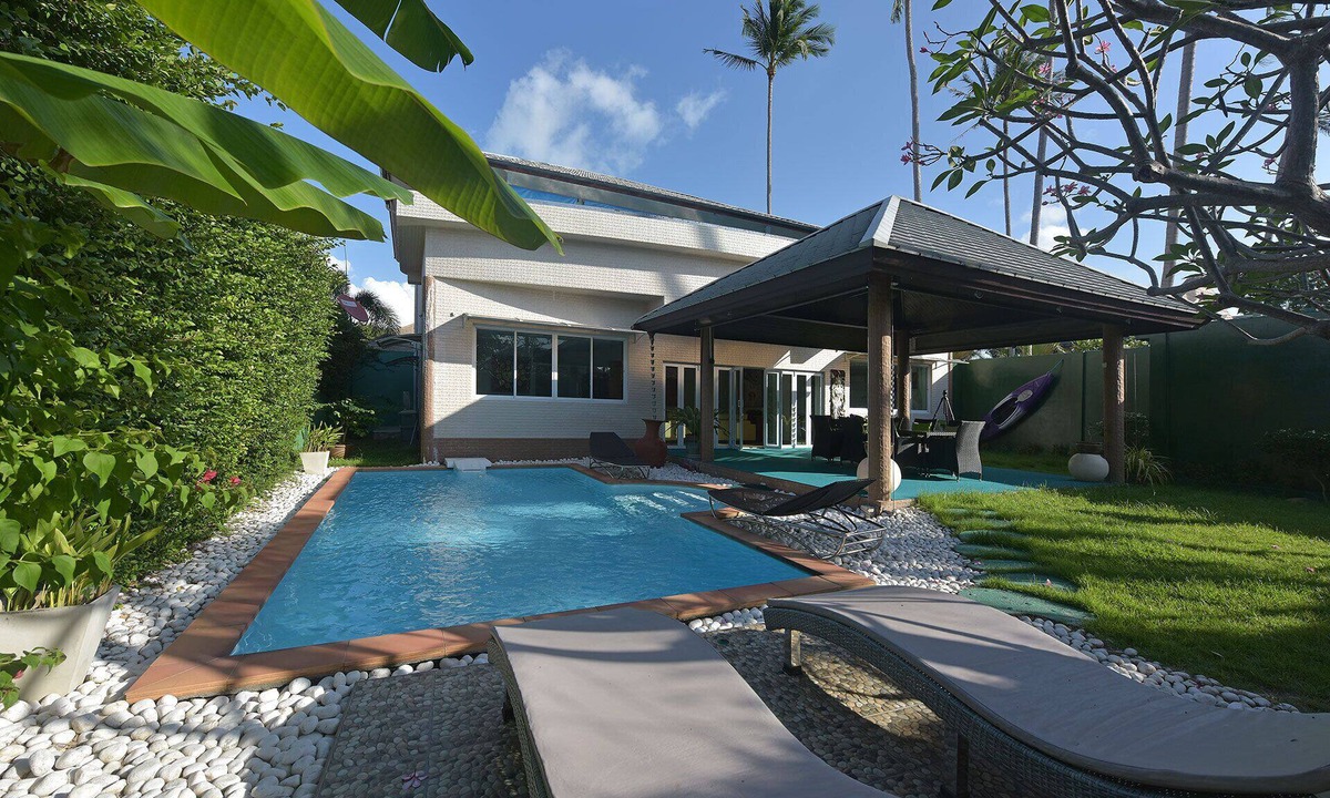 Bophut Villa | 3 Bed Beachside Villa with Private Pool in Walled Garden 25 Mtres from Beach