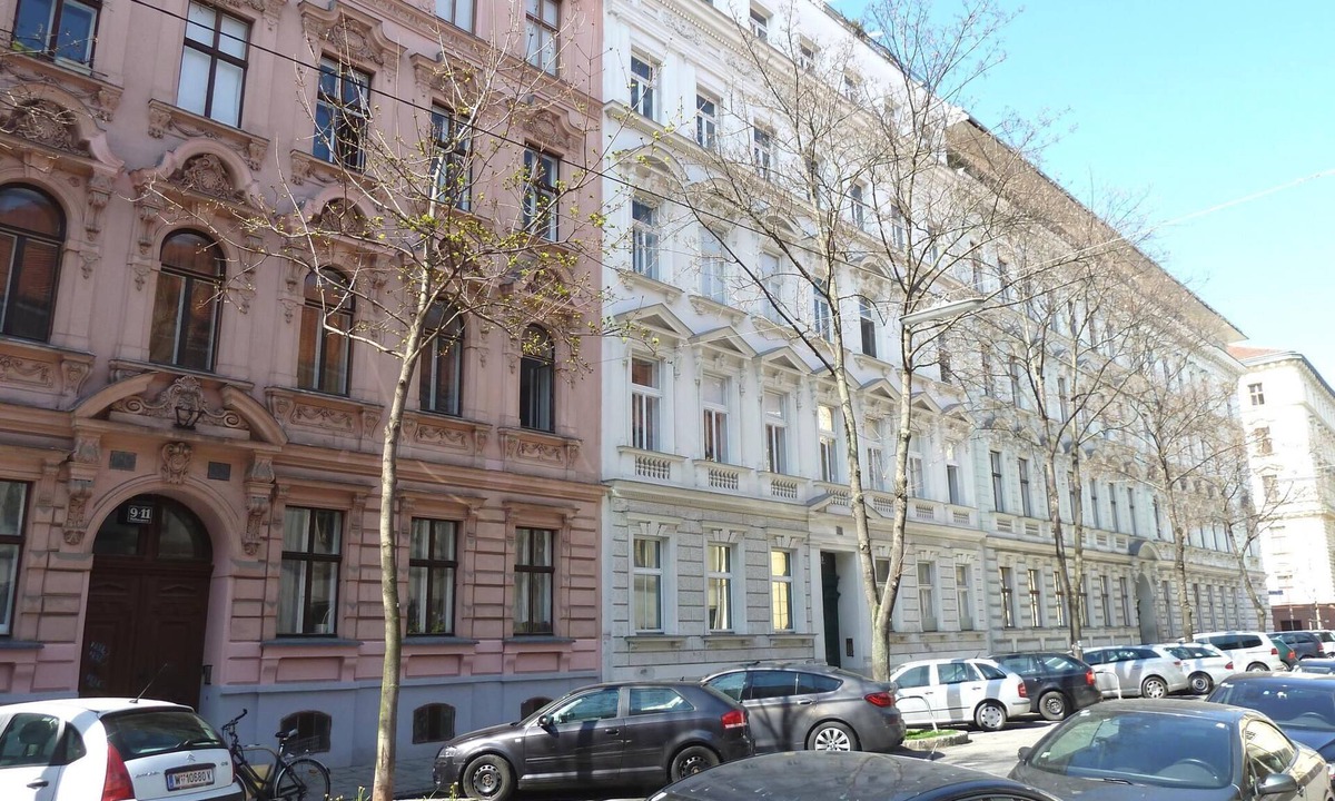 Roßau Apartment | Central three bedroom Apartment with garden view close to the ring huge free WiFi