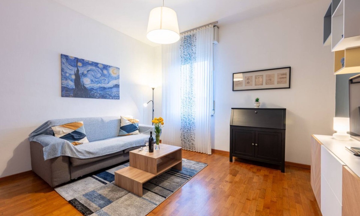 San Leonardo Apartment | Charming apartment of about 65 sqm, perfect for 4 people, located on the fourth floor of a renovated building with elevator (NOT suitable for disabled people).The property is located in a strategic area, a short distance from the train station, and in an