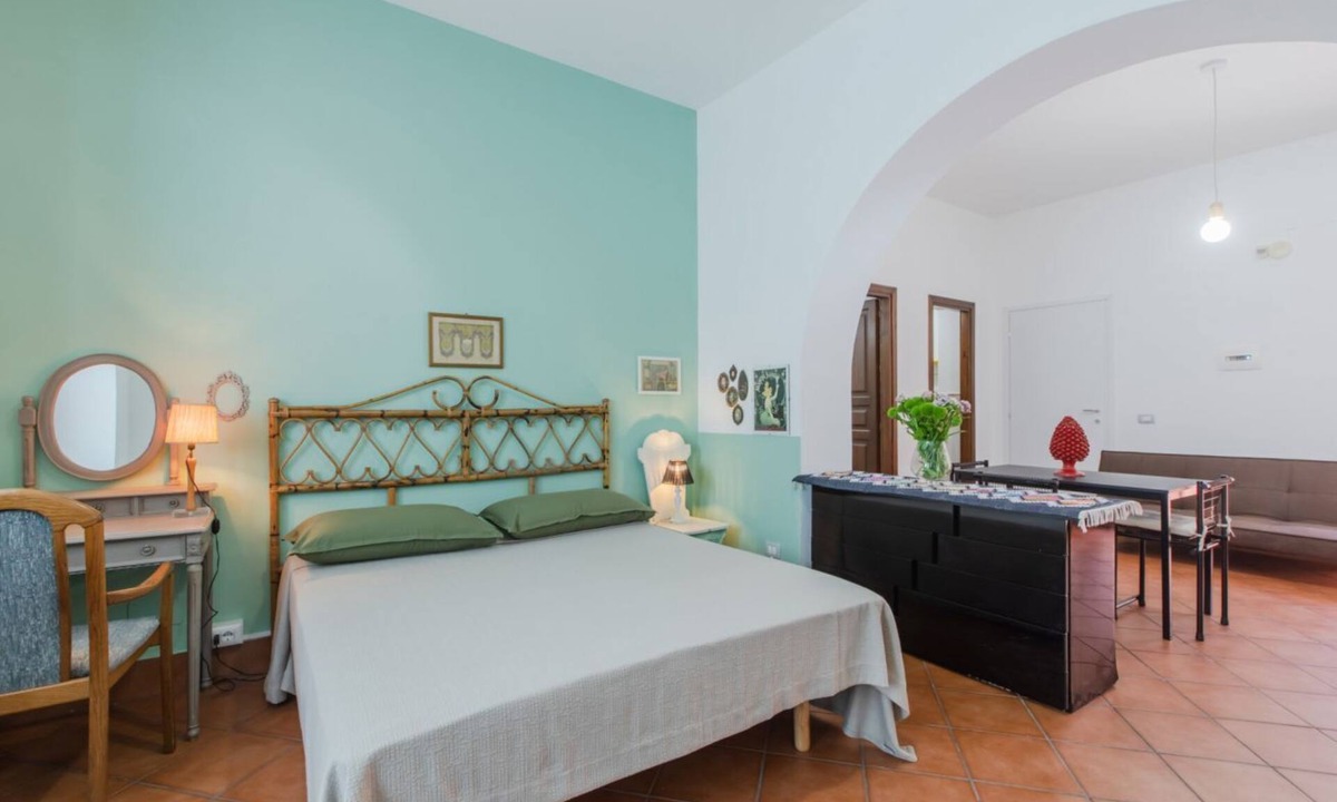 Borgo Vecchio Apartment | GuestHost - Politeama Theatre Functional Studio x4