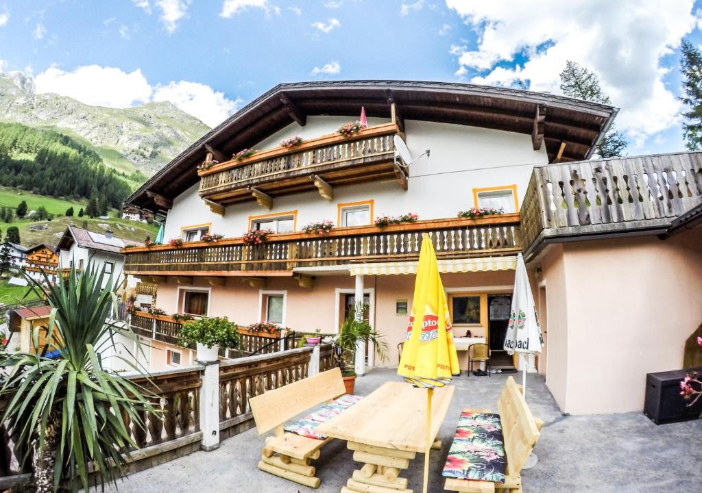 Pragraten Apartment | Haus Bergblick