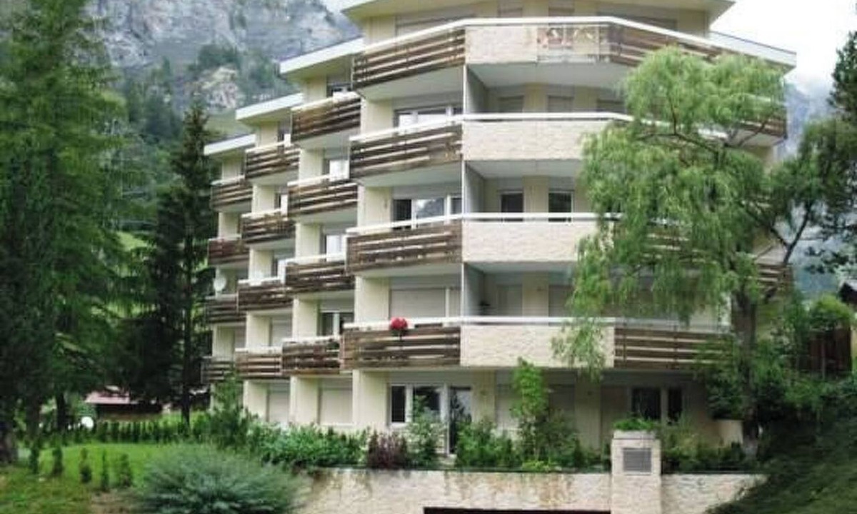 Leukerbad Apartment | Petit Trianon 103 # 8-bed apartment, Bad, WC 8-bed apartment, Bad, WC by Interhome