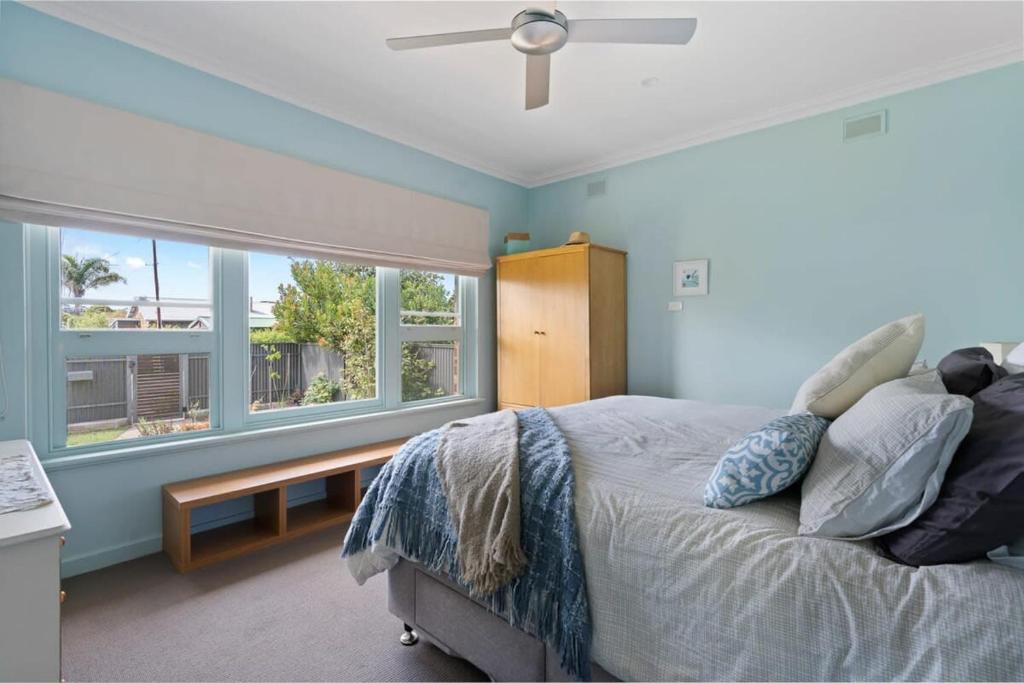 Victor Harbor House | Pine - 11 Pine Ave Victor Harbor No Linen Included