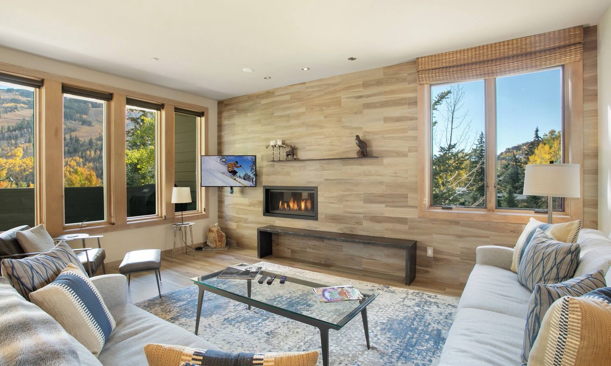 Vail Condo | SunVail 24D - Pristine Condo, 2 Hot Tubs & Heated Pool