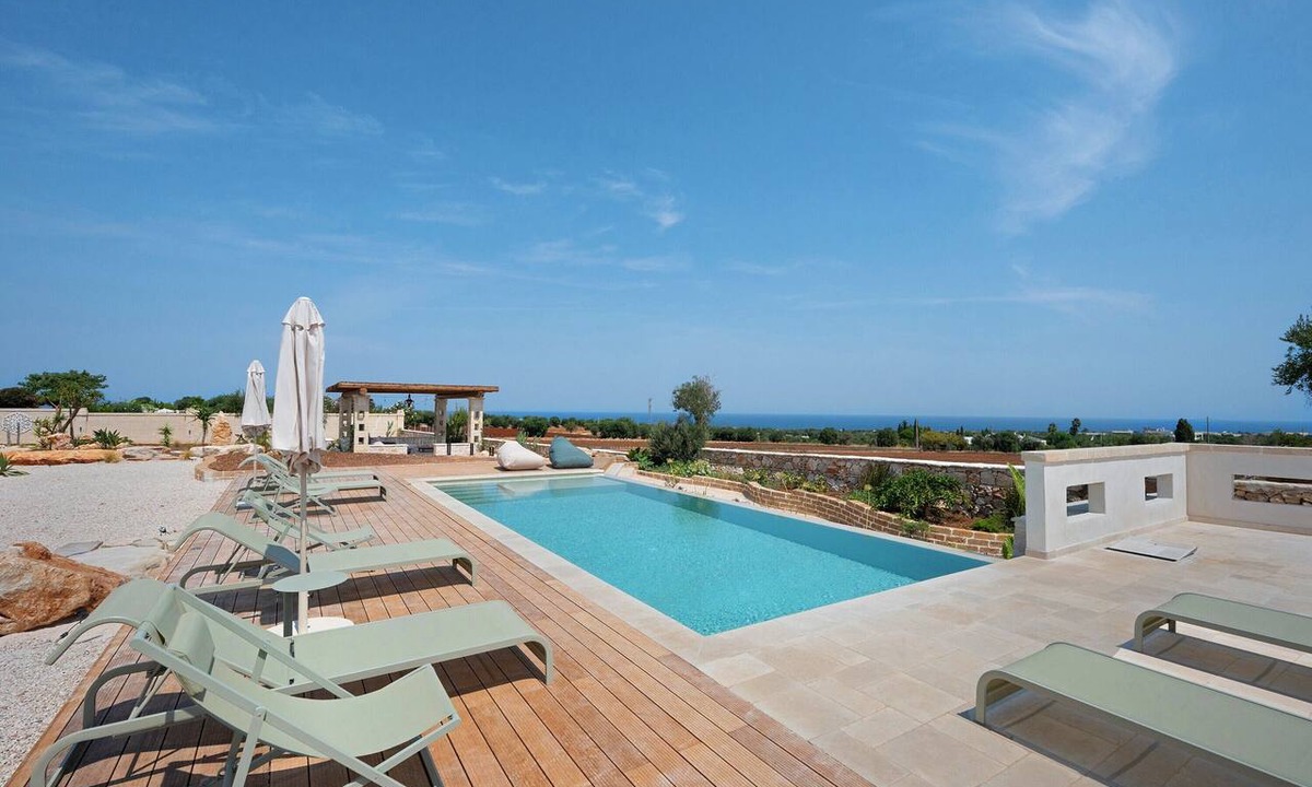 Polignano a Mare Villa | Villa Dimora Lagioia with Sea View, Wi-Fi, and Air Conditioning
