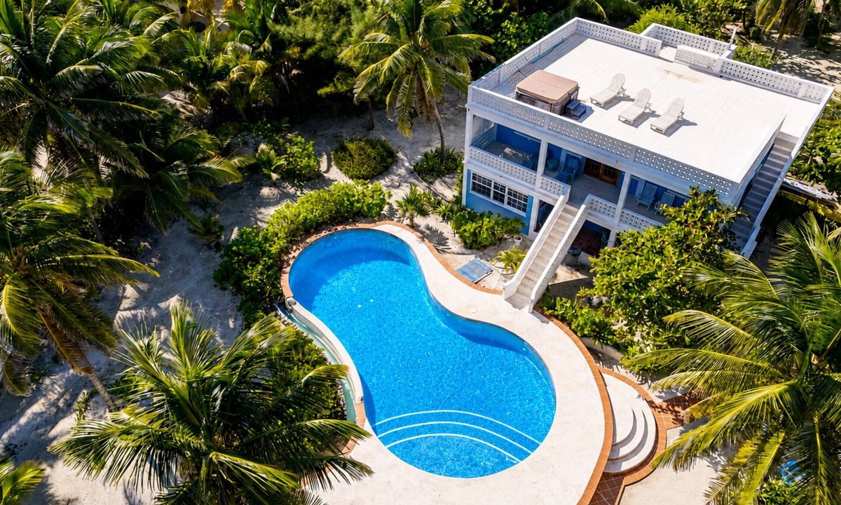 San Pedro Villa | Villa Stella Di Mare - 4 Bedroom Luxurious Beachfront & Pool Villa