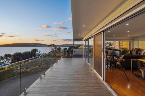 Primrose Sands House | Whataview - Luxe, Sunset Soaking Tub & Fire Pit