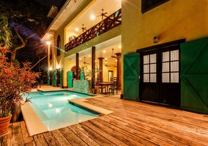 Deluxe Studio with Riverfront Location, WiFi, AC, & Pool in San Ignacio