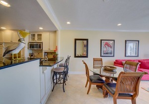 Gulf View Condo with Easy Access to Gulf, Sound and Pool. in Pensacola Beach