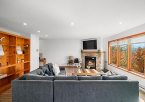 Hauts-Bois Ski InOut 2brs w Pool Access 197-4 in Mont-Tremblant