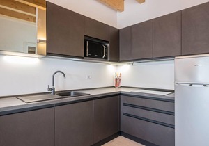 Modern Holiday Apartment with Wi-Fi, Air Conditioning, Pool, Lake View & Balcony; Garage Available, Pets Allowed in Malcesine