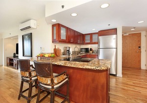 Panoramic Ocean Views Remodel - FREE Parking/Wi-Fi, AC, Washlet, Sleeps 6 in Honolulu