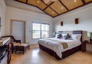 Panoramic Views Room w/WiFi, Mini Bar, & Beautiful Caribbean Sea Views in Placencia