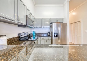 Top floor condo steps to the beach Shared pool & close to shopping & dining in Seacrest