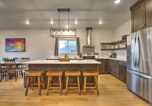 Townhome 24 at Waterdance - Sleeps 16, 4 Bed-4.5 Bath with shared outdoor pool in Garden City