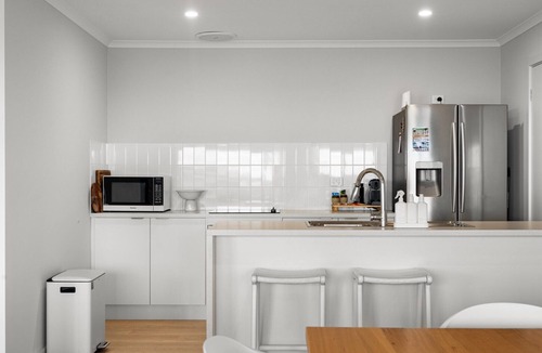 North Beach Apartment | 4BR Coastal Family Retreat Near North Beach BBQ