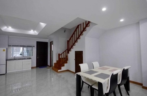 Sri Phum House | Basic Line Home in Chiang mai in the old Town, 4 Bed Rooms, 5 Bath Rooms, Kichen