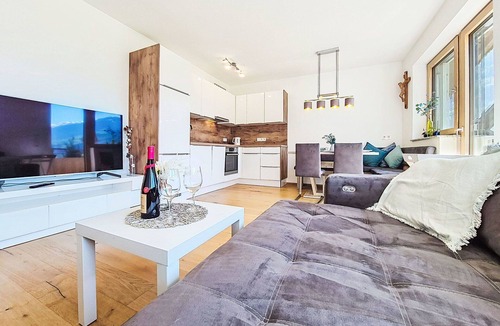 Uderns Apartment | Beautiful apartment for 4 guests with WIFI, TV and balcony