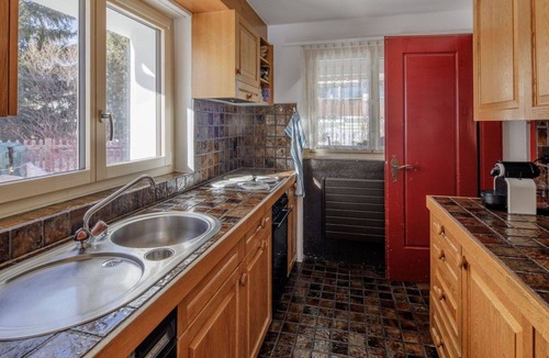 Grisons Apartment | Beautiful apartment for 10 guests with TV and balcony