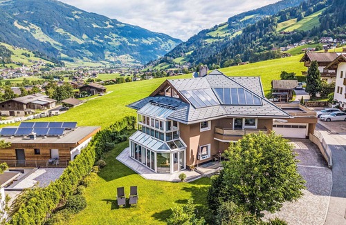 Ramsau im Zillertal Villa | Beautiful private villa for 12 people with WIFI, TV and patio