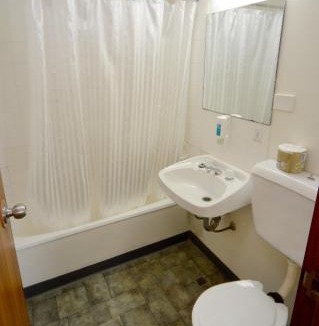 Smithton Hotel | Bridge Hotel