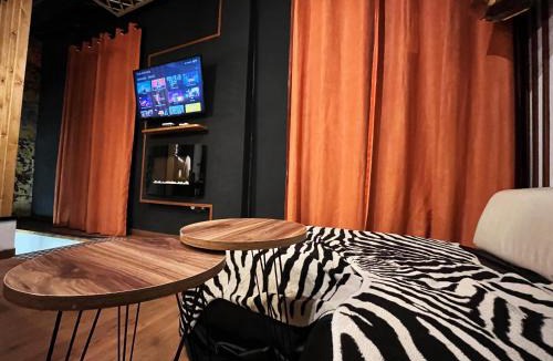 Malasana Apartment | Chic8 luxury Gran via