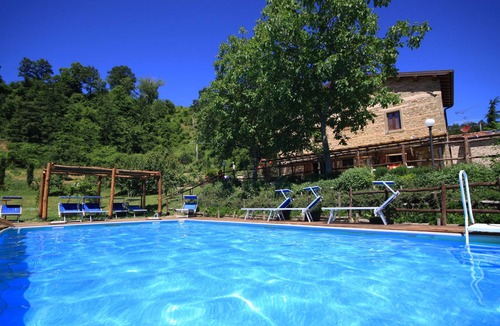 San Piero in Bagno House | Detached vacation home with private pool ideal for large families with children