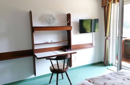 Hinterstoder Hotel | Double room "Sunshine" with shower/WC - Hotel garni Landhaus Bürtlmair *