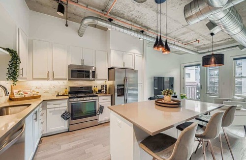 Central Boulder House | Exquisite Peloton Studio w/ Large Balcony
