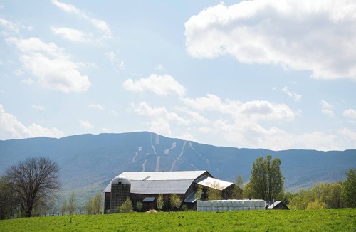 Waitsfield Apartment | Hilltop Haven at Bragg Farm - Mad River Valley