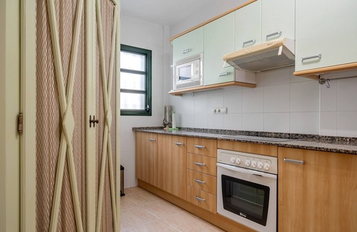 L'Hospitalet de l'Infant Apartment | Holdiday Apartment 'Costa Linda 1' with Sea View, Pool & Wi-Fi