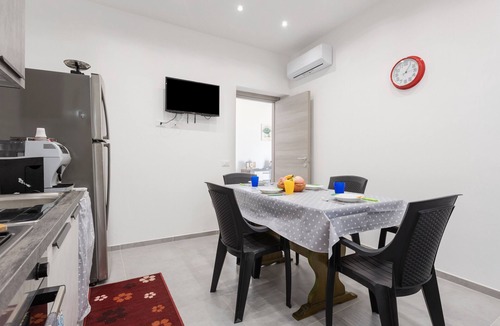 Palermo Villa | Holiday Home 'Villa Mare Blu' with Sea View, Wi-Fi and Air Conditioning