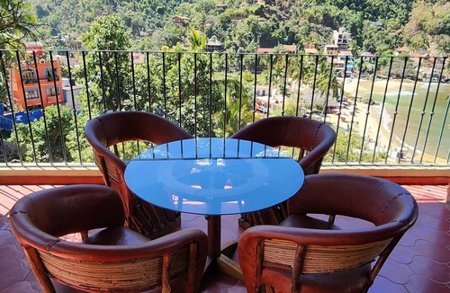 Boca de Tomatlan House | 🎥✨ Imagine waking up to the sound of the sea, a cup of coffee on the terrace.