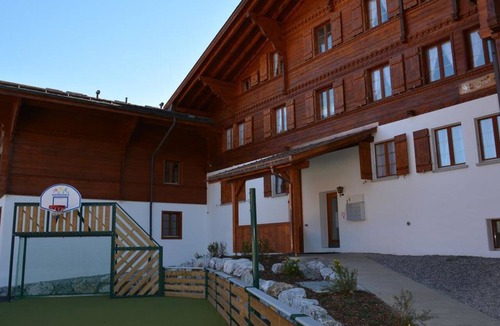 Schoenried Apartment | Mireille Nr. 4 Appartement/Fewo, Dusche oder Bad, WC 4-Bettwohnung by Interhome