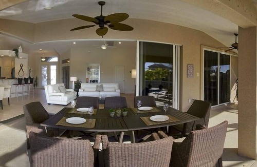 Pelican House | Modern luxury villa, south-facing, boat (optional),rental prices incl. 11.5% tax
