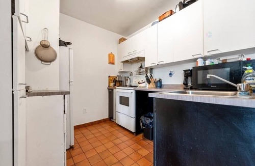 Mile End Condo | Mont-Royal St. West. Studio Condo Facing Jeanne-Mance Park, calm and peaceful