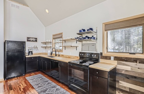 Black Hawk Ski Chalet | Peaceful Mountain Chalet with gorgeous views!