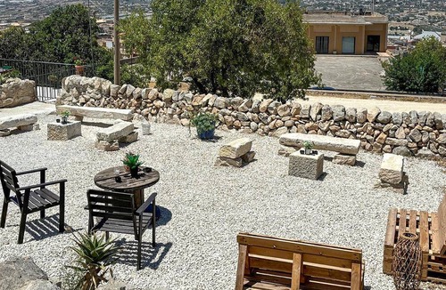 Comiso House | Pet friendly home in Comiso with WiFi