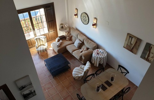 Badaguas Apartment | Spacious Duplex with Golf Course & Park Access Near Jaca