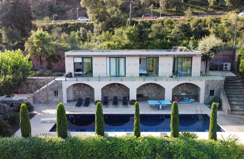 Begur House | Spacious house/large Pool 8 mins walk to Begur Fabulous Padel Club very close by