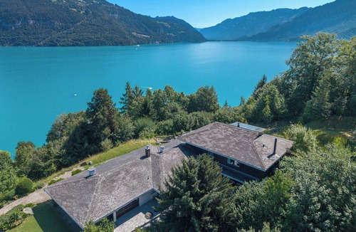 Spiez Apartment | Spacious Lake and Mountain View Villa - 15 min to Interlaken