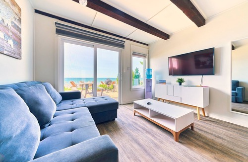 Wainfleet Cottage | Suite 210: Beautiful 3-Bedroom Beachfront Townhouse