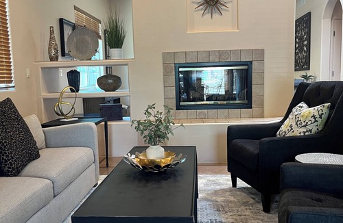 Sam Hughes House | The 1st Place - Beautiful and spacious 5 bedroom home next to U of A.