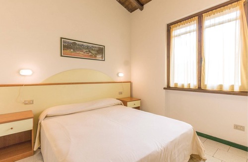Iseo Apartment | The town of Iseo is located directly on the shores of the homonymous Lake Iseo, 30 km east of the hi