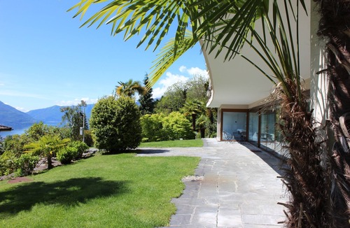 Orselina Apartment | Vacation studio on the 3rd floor ideal for 1-3 people