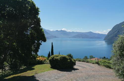 Riva di Solto House | Villa Daniela