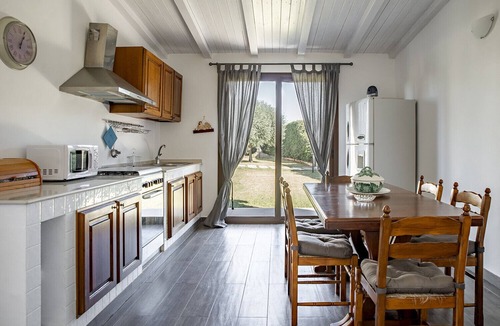 Ognina Villa | Villa Ognina Dependance I with pool by Wonderful Italy