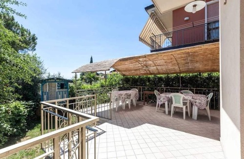 Monte House | VILLA PETRA IN THE CENTER OF THE COUNTRY NEAR THE LAKE