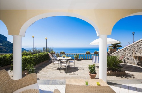 Nocelle Villa | Villa Savina - Elegant Family Villa Overlooks Amalfi Coast