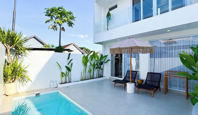 2BR Private Pool Villa with Sunken Lounge & Balcony in Canggu in Canggu